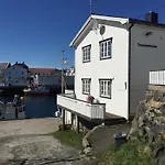 Lejlighedshotel Tobiasbrygga Henningsvær