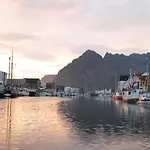 Tobiasbrygga Henningsvær