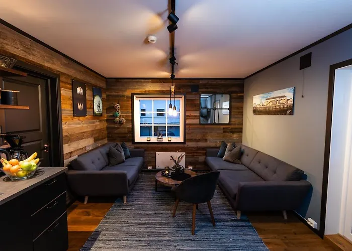 Tobiasbrygga Henningsvær