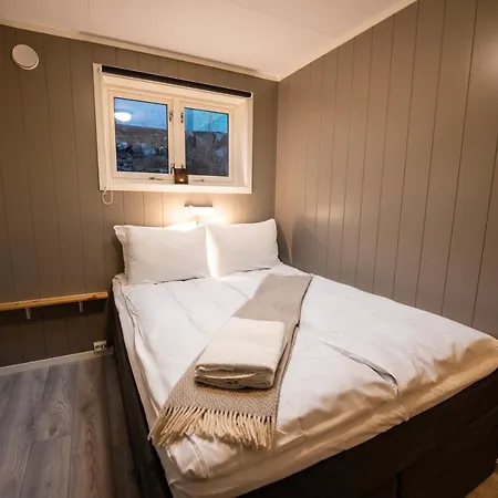 Tobiasbrygga Henningsvaer